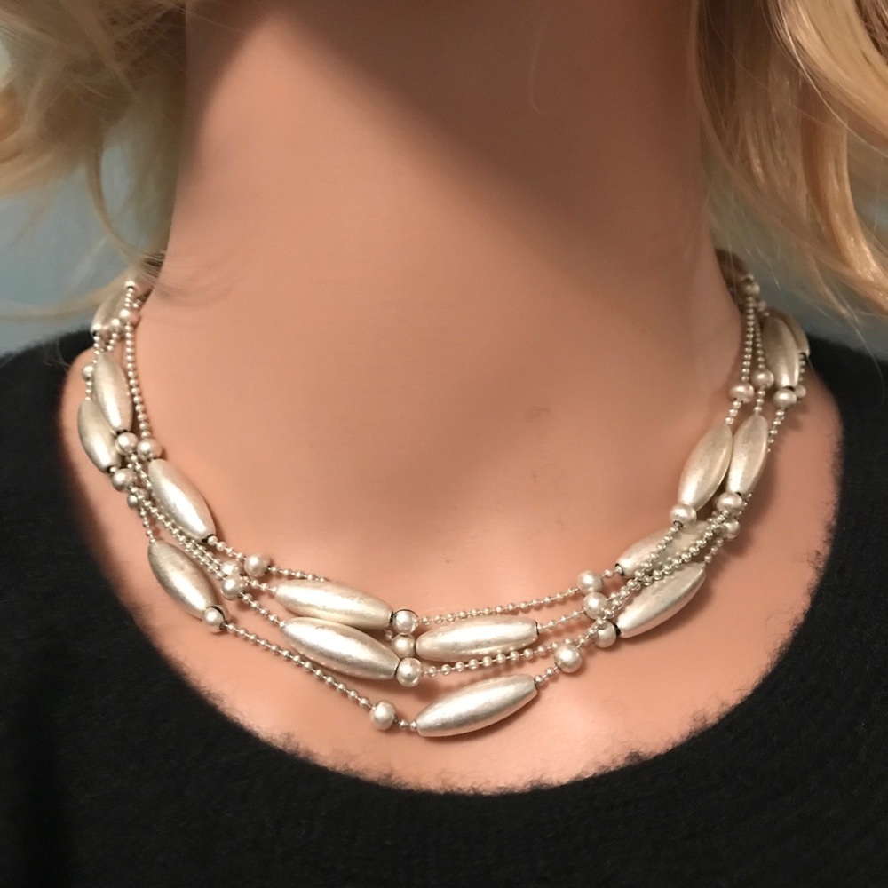 Ann Taylor Pearl/Silvertone Collar Necklace